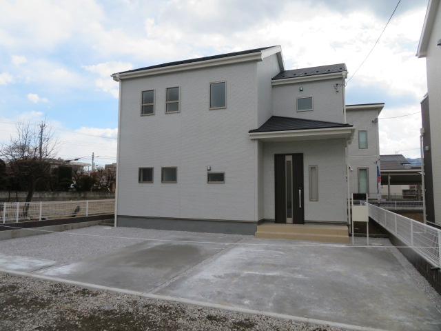 高崎市吉井町吉井第2（全4棟）4号棟の前面道路含む現地写真