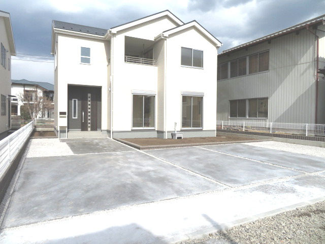 高崎市吉井町吉井第2（全4棟）2号棟の前面道路含む現地写真