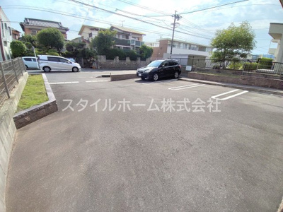 【駐車場】 | オアシス南牛川 | 別部屋写真です。