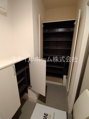 【玄関】 | オアシス南牛川 | 別部屋写真です。