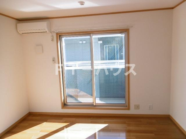  ロングインＡの居間・リビング