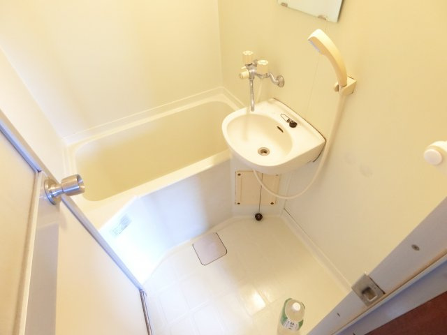 アプティ2番館の浴室