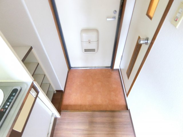 アプティ2番館の玄関