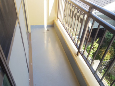 【バルコニー】 | アミー松原 | 暖かな日差しのふりそそぐバルコニー