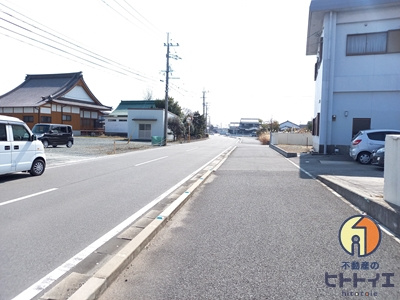 大木町三八松21-1期3棟の前面道路含む現地写真|前面道路南向き