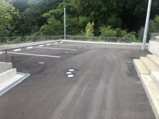 【駐車場】