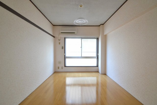 広島市西区庚午北２丁目の賃貸マンションの居間・リビング
