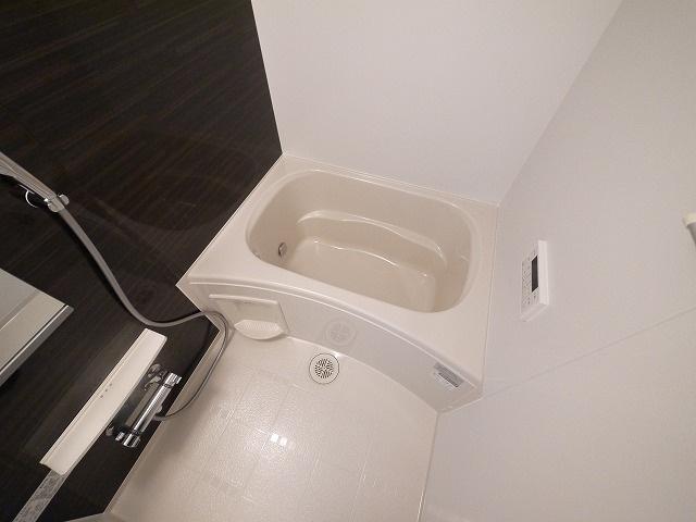 Ｋ－３．四条大路の浴室|コンパクトで使いやすいお風呂です