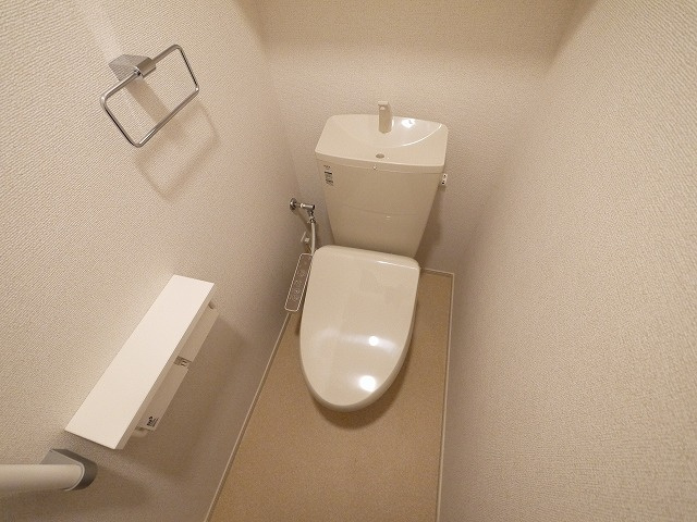 Ｋ－３．四条大路のトイレ|落ち着いた色調のトイレです
