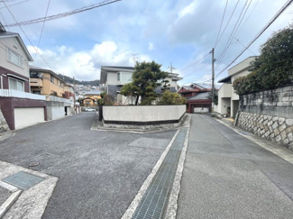 【前面道路含む現地写真】