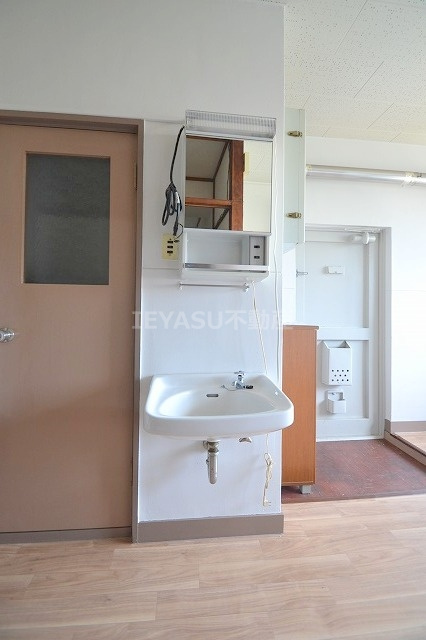 内藤ビルの洗面所