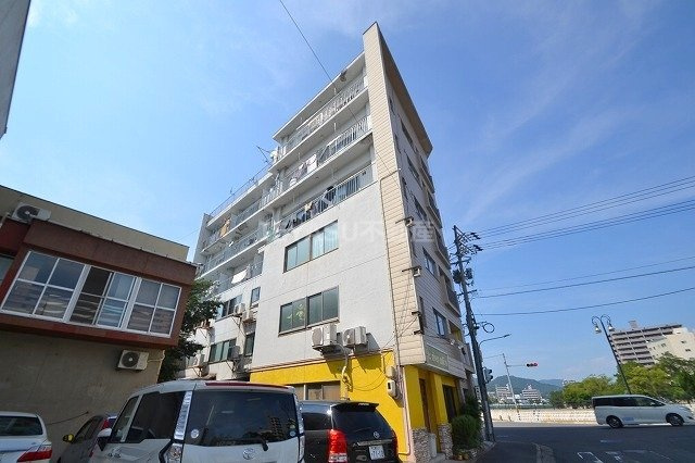 内藤ビルの外観