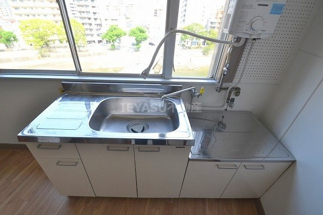 内藤ビルのキッチン