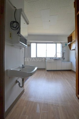 内藤ビルの居間・リビング