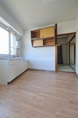 内藤ビルの居間・リビング