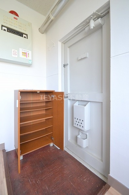 内藤ビルの玄関