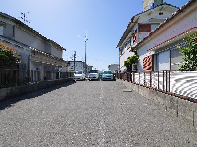 茜駐車場