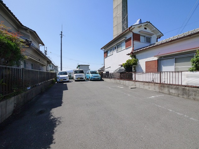 茜駐車場
