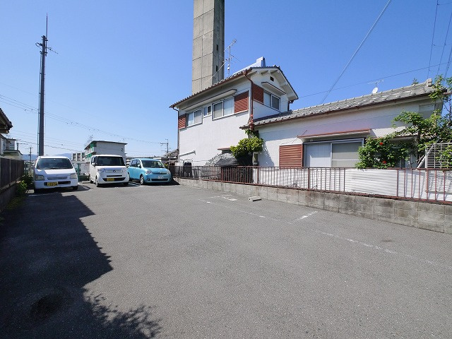 茜駐車場