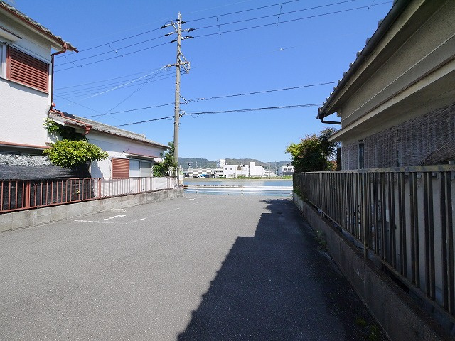茜駐車場