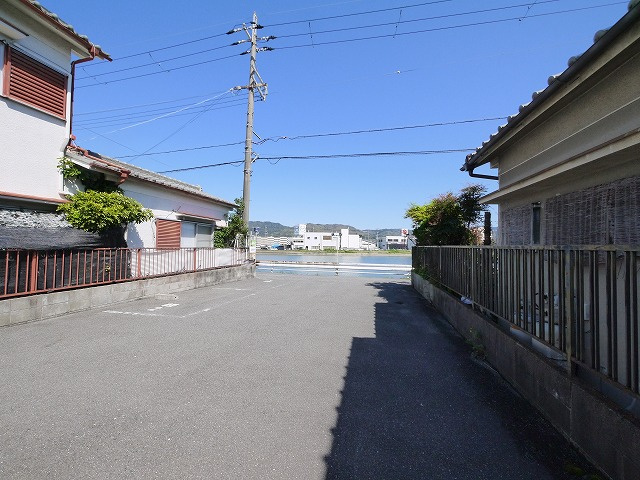 茜駐車場