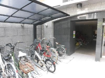 エステムコート京都烏丸Ⅱの駐車場|駐輪スペース