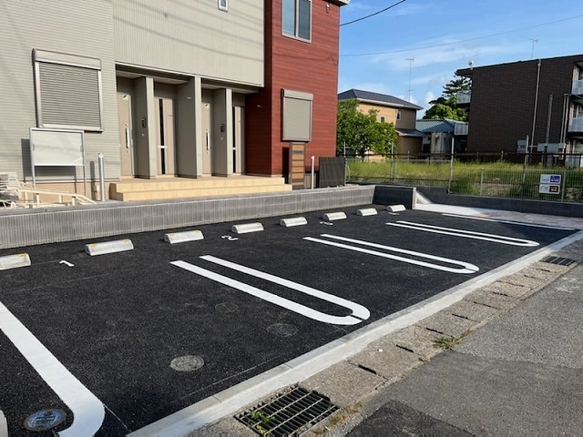 エレガンテの駐車場