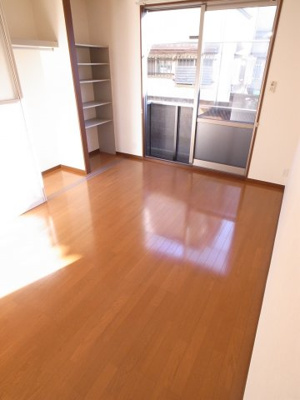 【寝室】 | アルファクレス | まだまだピカピカのお部屋！