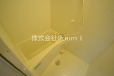 【浴室】 | ロイヤルキャッスル | コンパクトで使いやすいお風呂です
