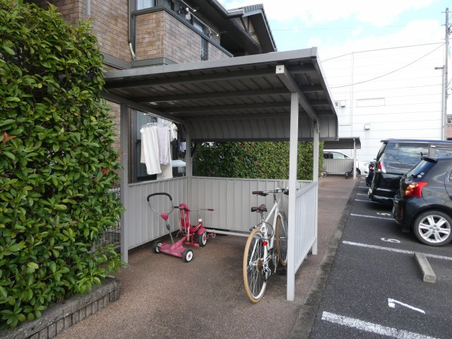 高浜市豊田町１丁目のアパートのその他共用部分|自転車置場