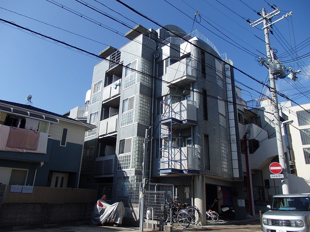 ベルトピア中山手の外観