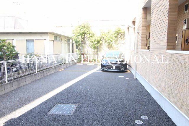 チェルシー舞浜 の駐車場