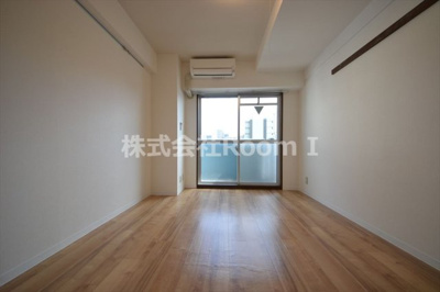 【居間・リビング】 | コモグランツ | こちらの居間で趣味の時間をお楽しみください