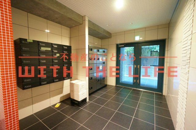 J-PLACE（ジェイプレイス）東町【キャッシュバック対象物件】のロビー|落ち着いたロビーです