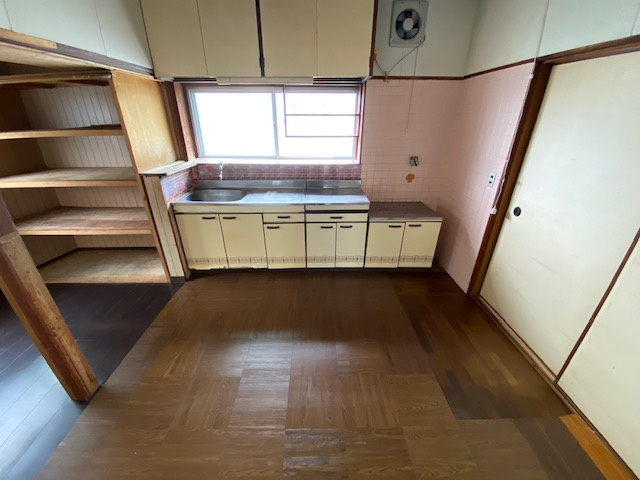 都城市平江町の中古一戸建のキッチン