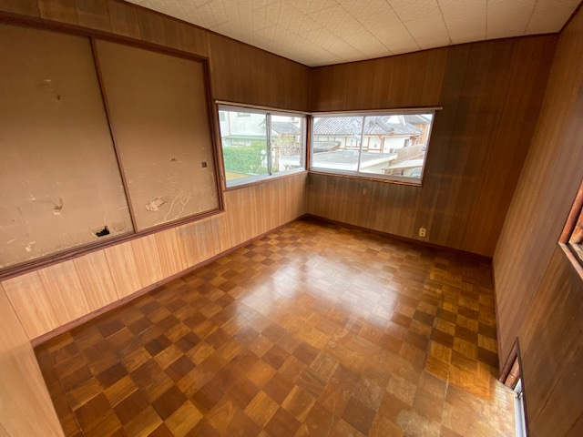 都城市平江町の中古一戸建の洋室