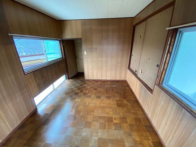 都城市平江町の中古一戸建の洋室