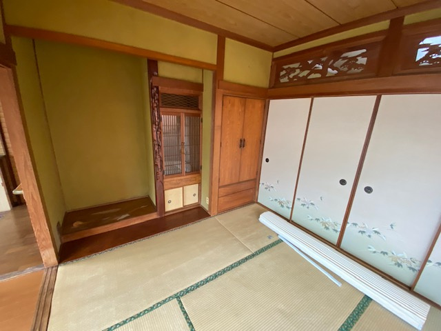 都城市平江町の中古一戸建の和室