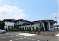 【外観】 | カースペース６台分ございますので、事業用におすすめ◎
ぜひ現地にてご内見くださいませ。お問い合わせお待ちしております。