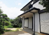 伊勢原市日向　中古戸建　201.22坪の玄関|敷地面積広々201.22坪◎　自然豊かな伊勢原市日向、ぜひご検討くださいませ。
