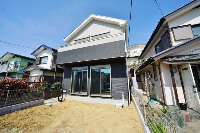 【横浜市港南区東永谷２丁目2-11】★仲介手数料無料★（相武山小学校・東永谷中学校）の外観