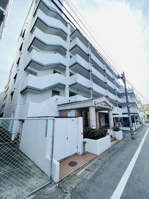 ファミール南福岡の外観