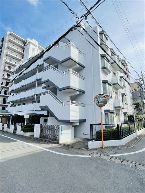 ファミール南福岡の外観
