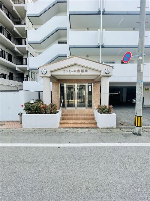 ファミール南福岡のエントランス