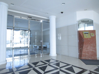 【エントランス】 | ●不在時も便利な宅配ボックス有り