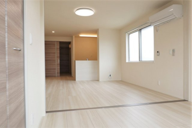 ハピネスの洋室