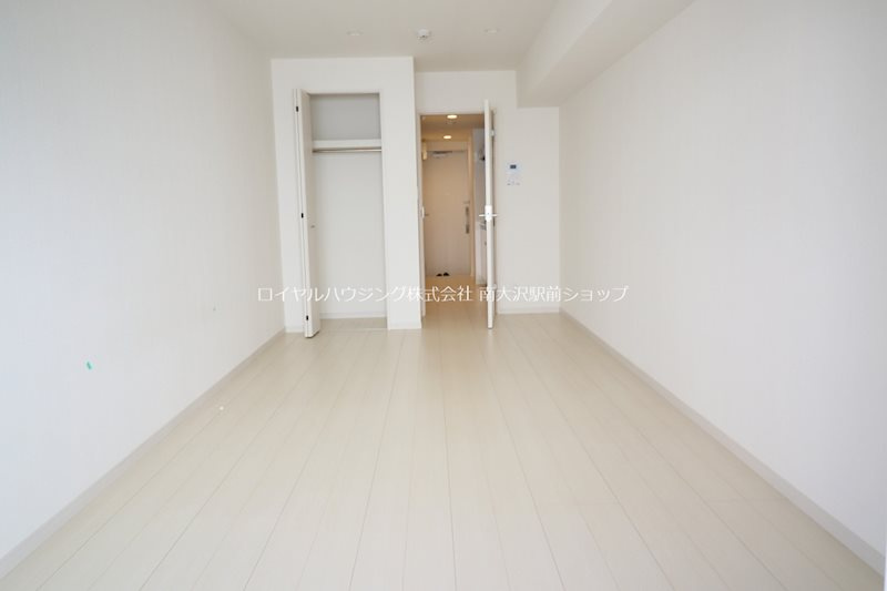 ☆9.2帖の洋室☆反転の302号室の写真です参考にして下さい