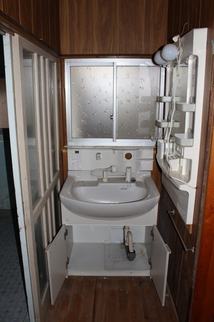 都城市志比田町の中古一戸建の洗面所