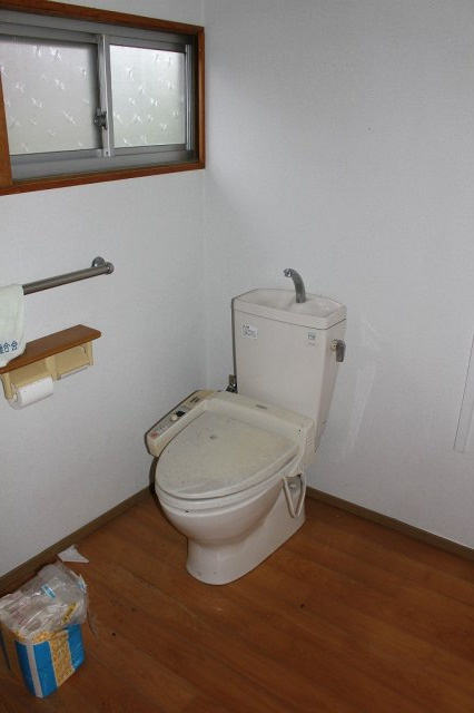 都城市志比田町の中古一戸建のトイレ