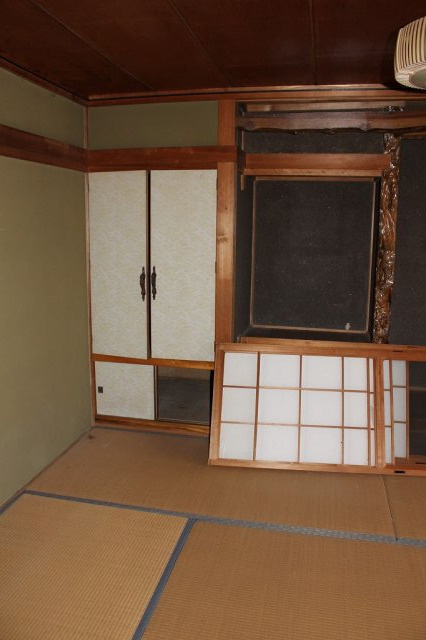 都城市志比田町の中古一戸建の和室